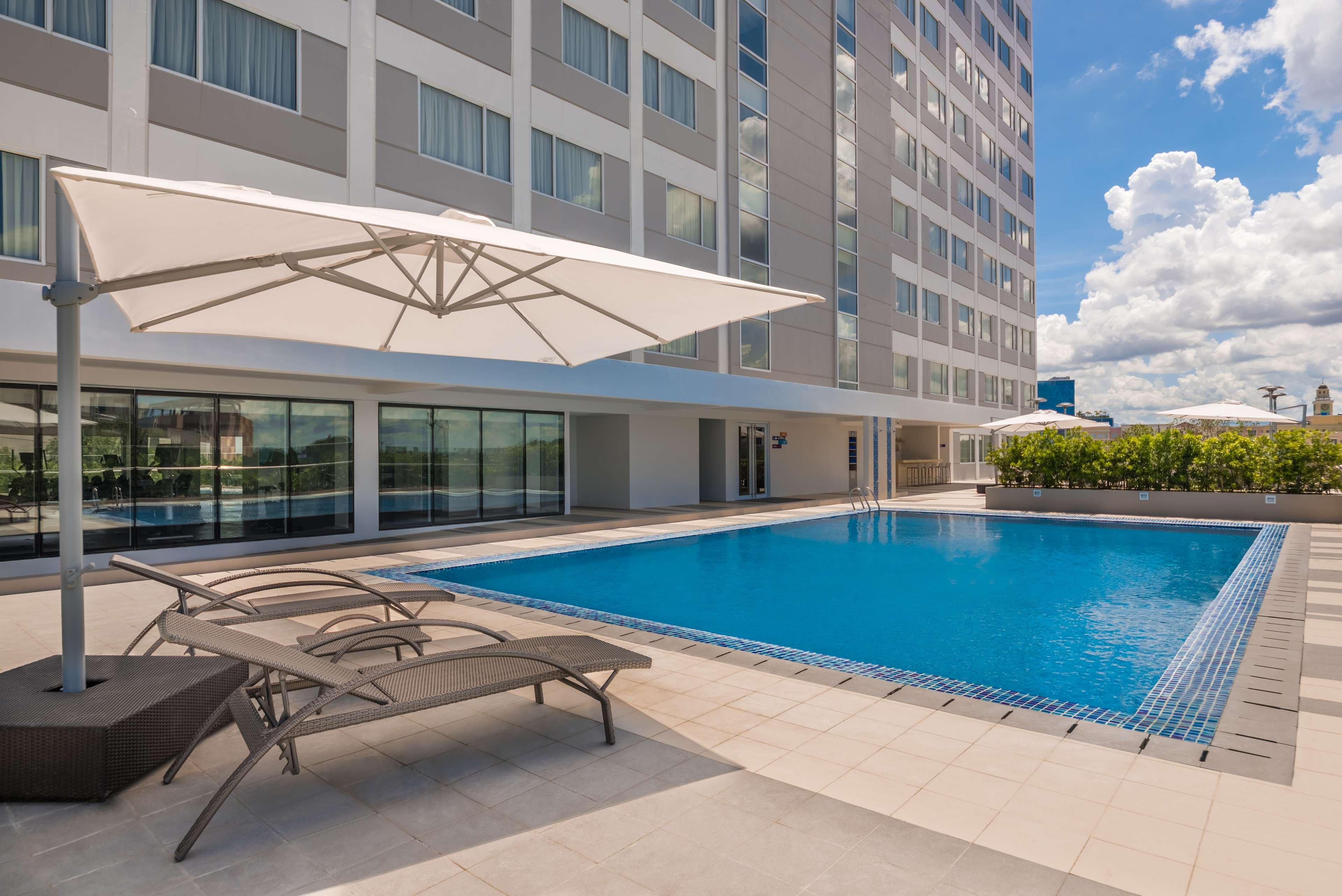 Park Inn By Radisson Iloilo Esterno foto