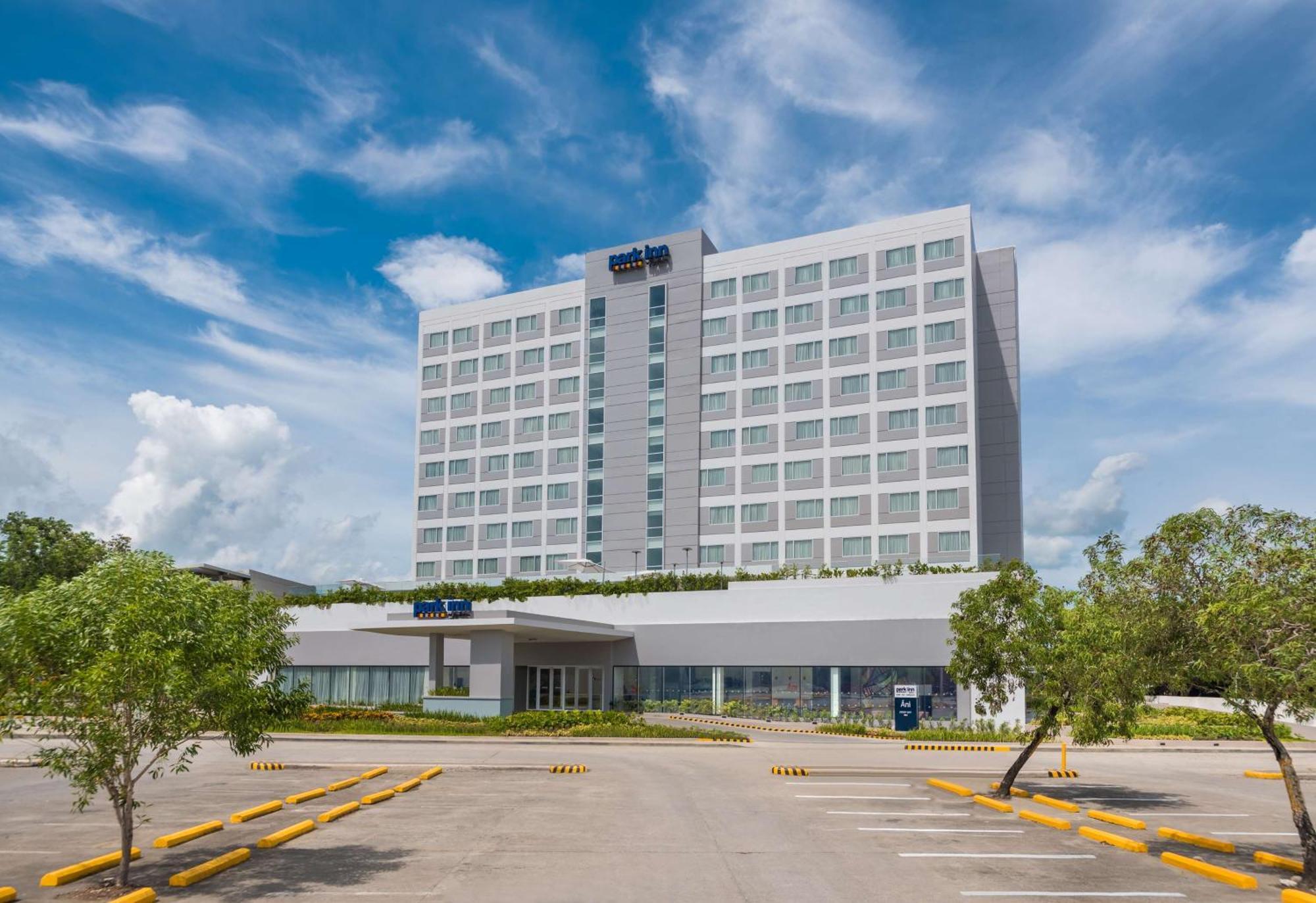 Park Inn By Radisson Iloilo Esterno foto