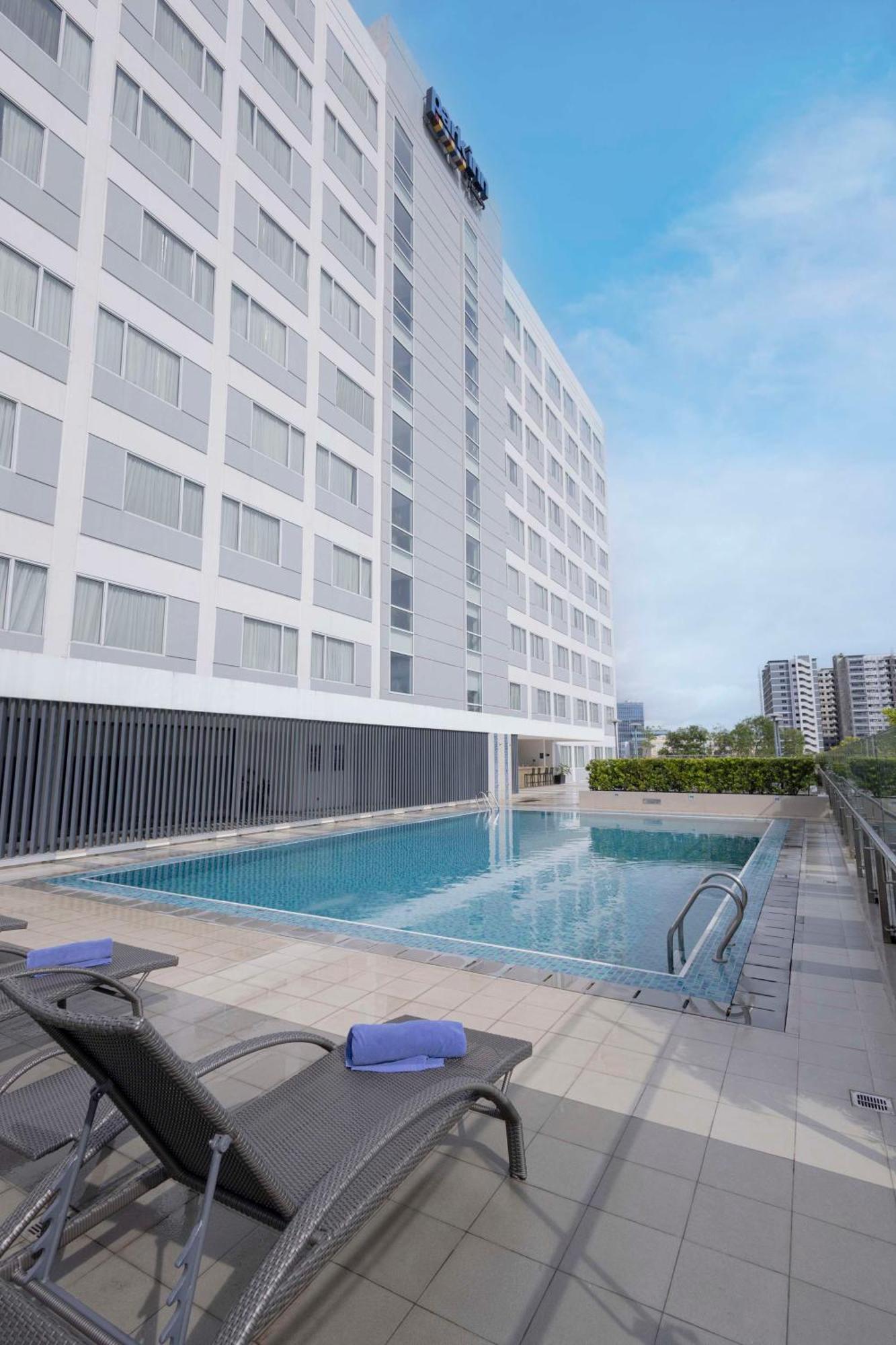 Park Inn By Radisson Iloilo Esterno foto